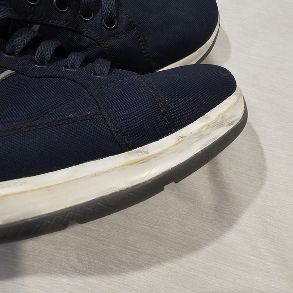 PRADA - Picture 5 of 8